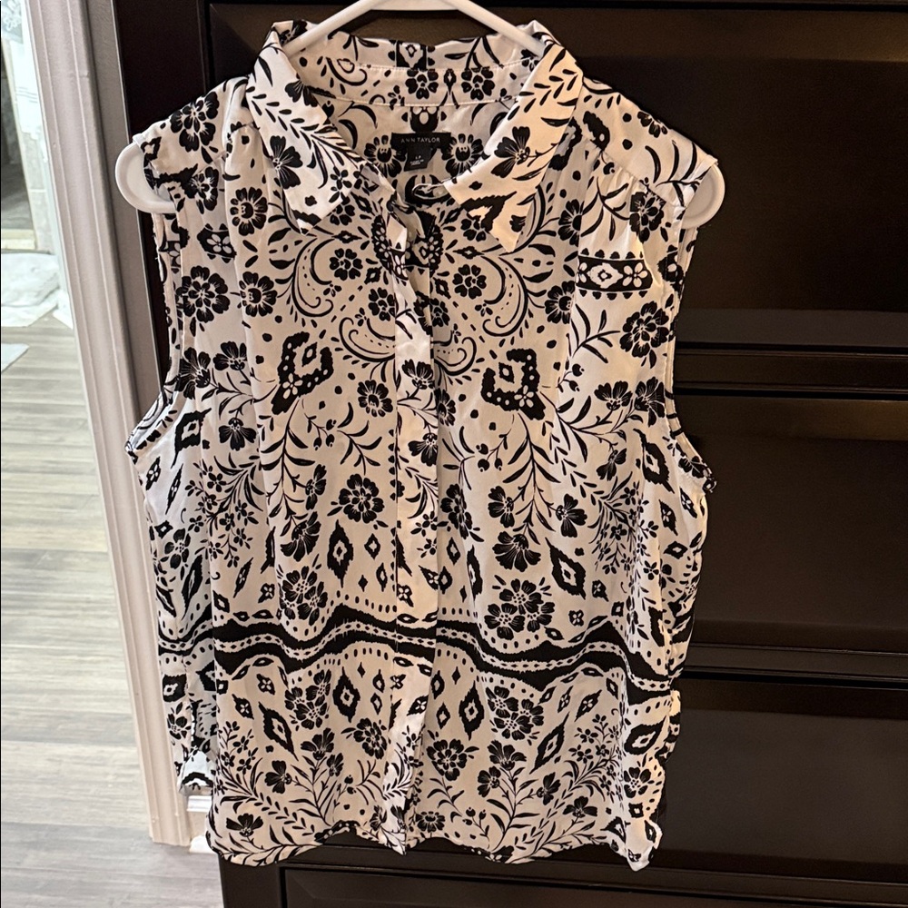 Ann Taylor Black and White Patterned Button Down Shirt
